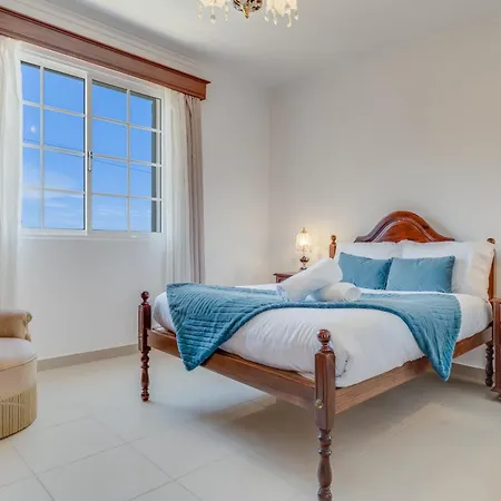 Familia Teixeira House By Ah *